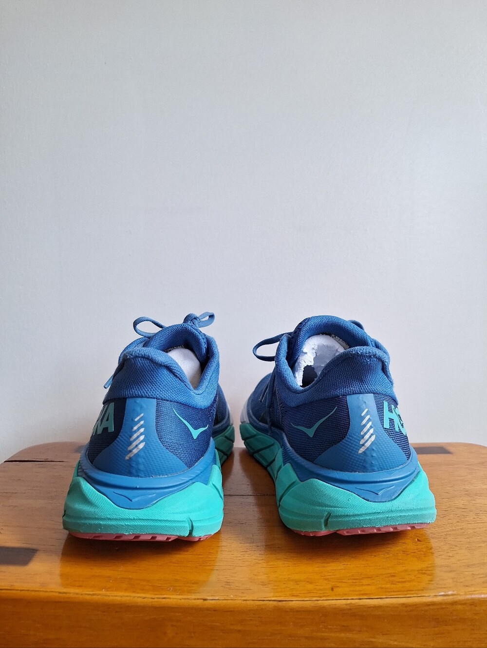 Hoka Arahi 5 Women's Vallarta Blue / Atlantis Size 9B - Picture 4 of 15